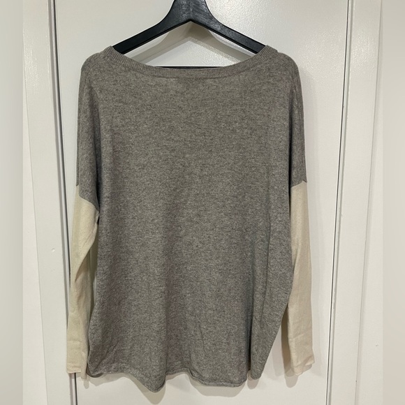 Vince Neck Sweater. Gray and Beige. Size M - Picture 4 of 5